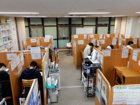 20250211教務＆自習ブース.JPG