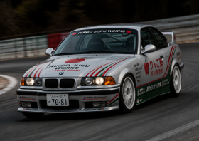 BMWE36デモカー.png